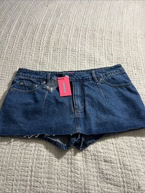 Edikted Dark Blue Denim Cutoff Skorts with Pink Tag